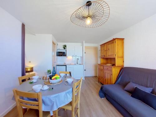 Apartment Front de Mer-8 by Interhome