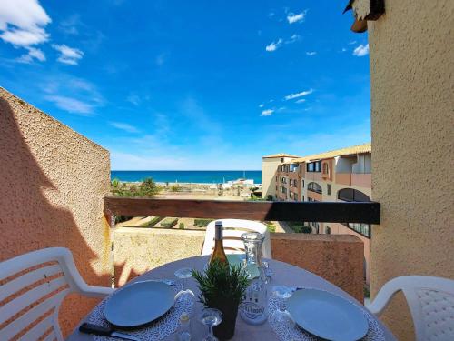 Apartment Front de Mer-8 by Interhome