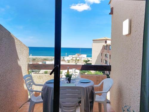Apartment Front de Mer-8 by Interhome