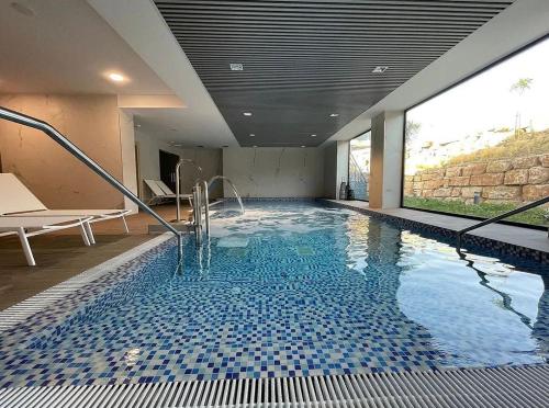 Modern Sea View 3 Bedroom Apartment