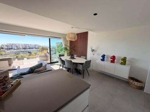 Modern Sea View 3 Bedroom Apartment