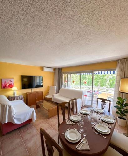 Apartamento con piscina en Salou centro
