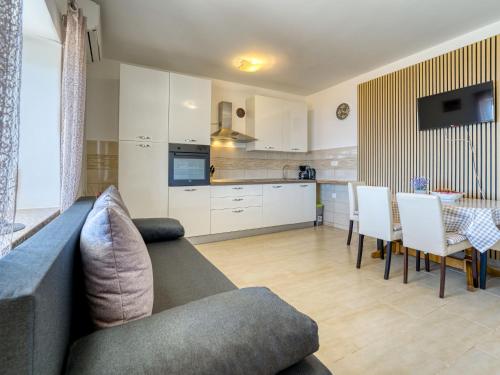 Apartment Edita by Interhome