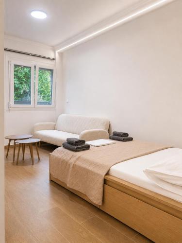 Patrwn 28 Studio 1 by Sotega Lux