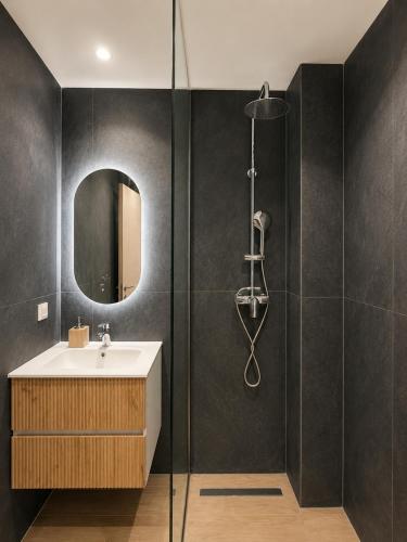 Patrwn 28 Studio 1 by Sotega Lux