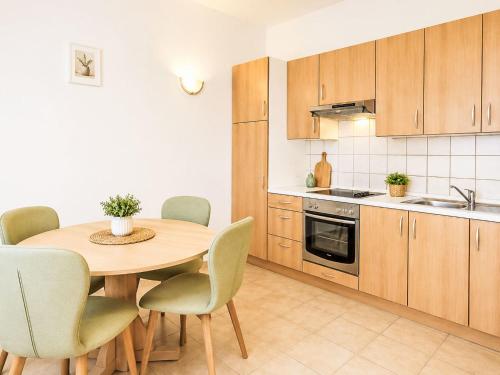 Apartment Ein Apartment im Ferienhaus Zweirosen by Interhome