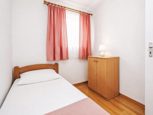 Apartment Ein Apartment im Ferienhaus Zweirosen by Interhome