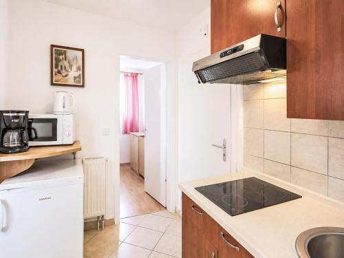 Apartment Ein Apartment im Ferienhaus Zweirosen by Interhome