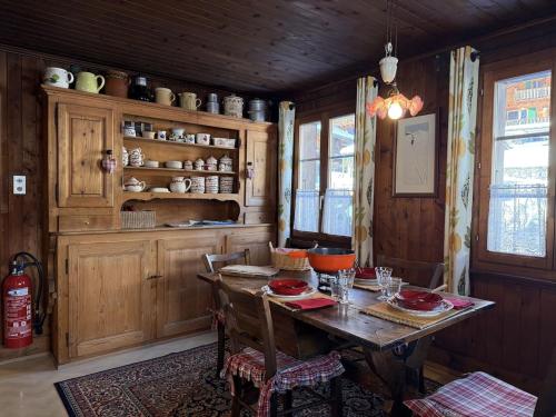 Révines - Champéry - chalet de 1845 - By BDC