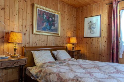 Révines - Champéry - chalet de 1845 - By BDC