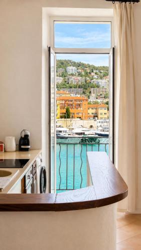 Nice loft sur mer & port - balcon & clim