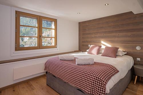 Toits des Pècles Stylish Alpine Loft with Mont Blanc Views