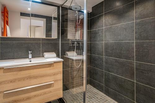 Toits des Pècles Stylish Alpine Loft with Mont Blanc Views