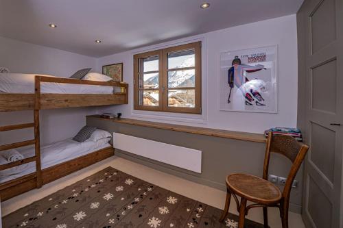 Toits des Pècles Stylish Alpine Loft with Mont Blanc Views