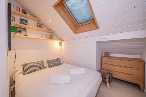 Toits des Pècles Stylish Alpine Loft with Mont Blanc Views