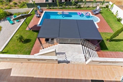 Elegant sea view 4 bedroom villa pool, BBQ