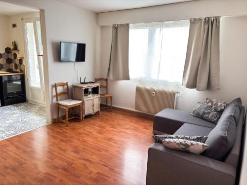 Le Skyline - F2 avec Balcon et vue Strasbourg - Parking Privé Gratuit - Commerces à Proximité