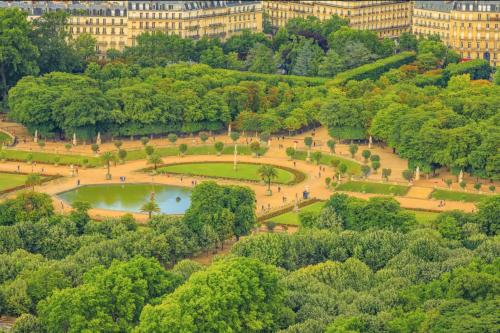 Authentic and Large 1 bdr Flat - Facing Notre Dame
