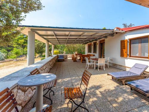 Holiday Home Dundo House by Interhome