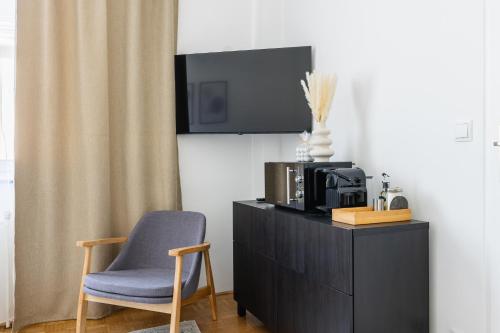 Contemporary Designed Apartment, Central Location