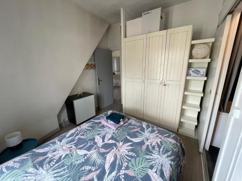 Eiffel Apartment