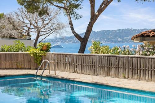 Villa d'Exception avec Vue Mer Panoramique - Antibes