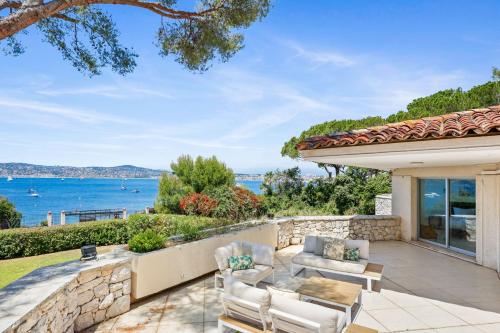 Villa d'Exception avec Vue Mer Panoramique - Antibes