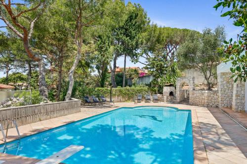 Villa d'Exception avec Vue Mer Panoramique - Antibes