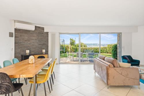Villa d'Exception avec Vue Mer Panoramique - Antibes
