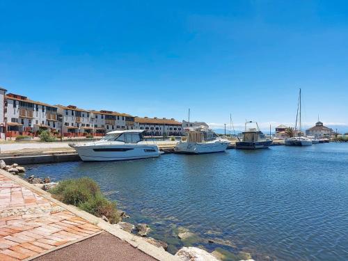Apartment Palmyra-9 by Interhome