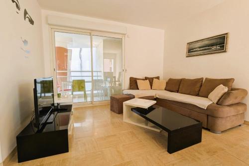 Apartment of 70 m with shared pool in Hyères