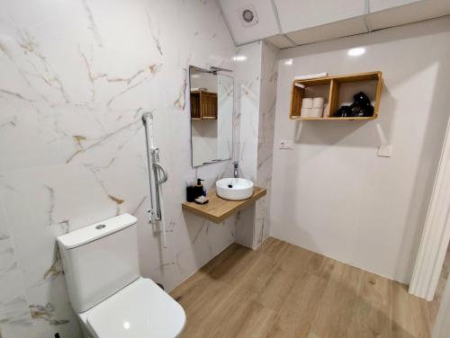 Travel Habitat Orriols - Torrefiel Apartment
