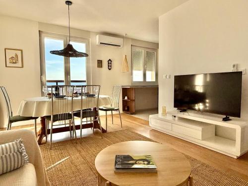 Bonaca Sea & Old Town View Apartment