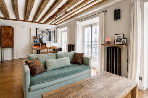Haussmannian Flat - Saint-Germain & Invalides