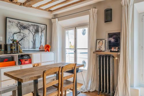 Haussmannian Flat - Saint-Germain & Invalides
