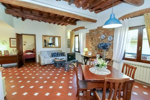 Alina Apartment by Mamo Florence