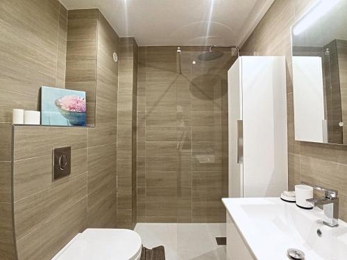 Quiet studio apartment with terrace