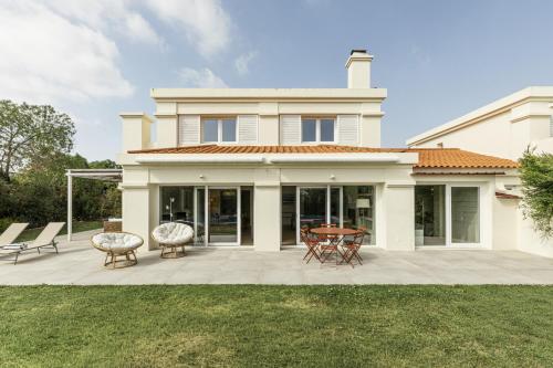 Golf Escape Villa by Cadenzalux