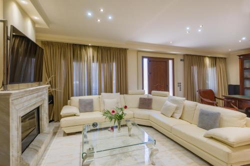 Villa Foni Garitsa Corfu Private Jacuzzi