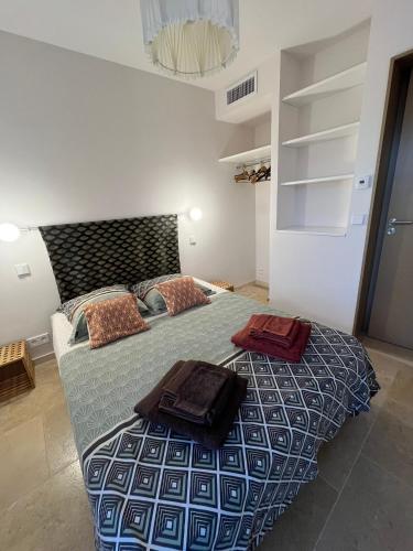 UNIQUE dans le Vieux-Nice! Appartement avec jardin et terrasse