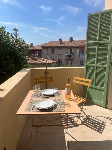 UNIQUE dans le Vieux-Nice! Appartement avec jardin et terrasse