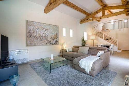 La Villa Estérelle — Vue golf piscine élégance
