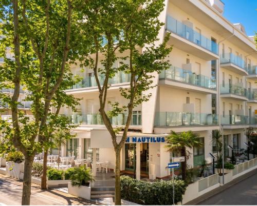 Nautilus Hotel Family