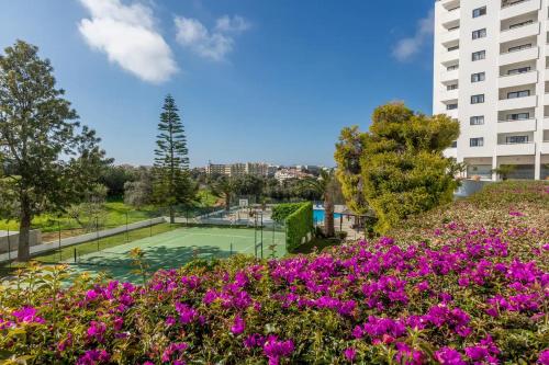 Premium Sea View Flat - 3 Pools, Jacuzzi & Hotel Bar