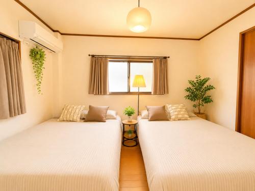 LEON RESORT HOTEL Max14people Shinosaka 1min Higashimikuni 4min Umeda 7min Nanba Shinsaibashi 14min USJ Great location Private House 最大14名 新大阪 新幹線 東三国 梅田 心斎橋 難波 立地最高 大阪観光