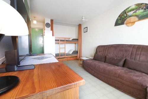 Calma, T2, plage à pied, piscine, parking
