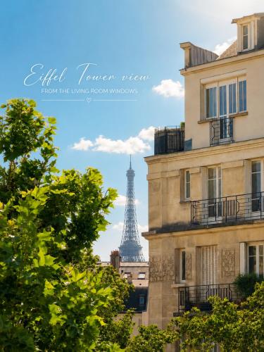 Paris Prestige Eiffel Tower View