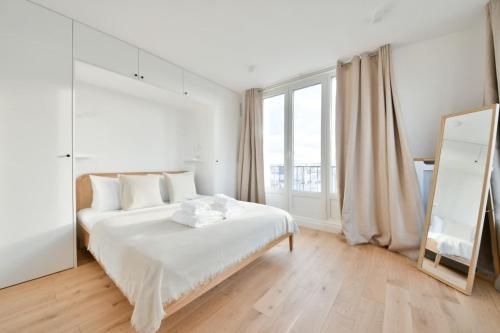 Eiffel Tower View 1BR Newly Renovated and Elegant