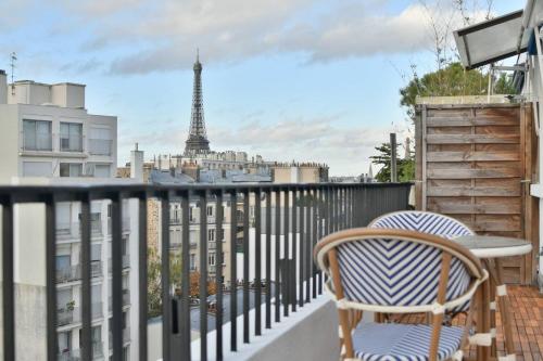 Balcony Eiffel Tower View Newly Refurbished Apt