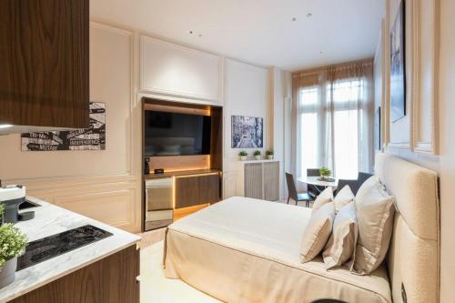 Elegant Marais Studio in Historic Building